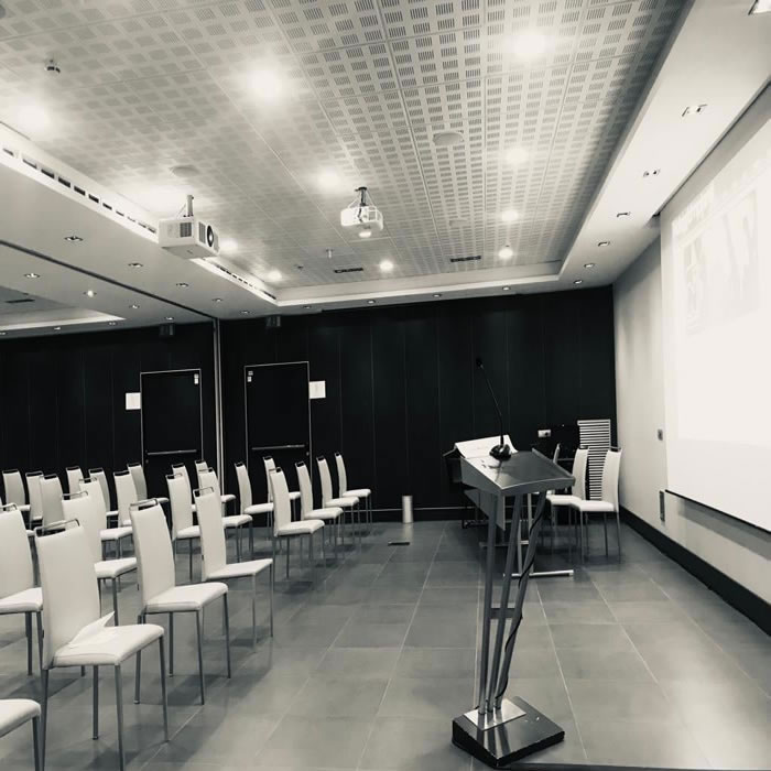Noleggio sistema videoproiezione per fiere commerciali